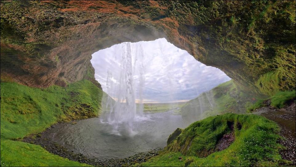 Пещера и водопад. Красотище