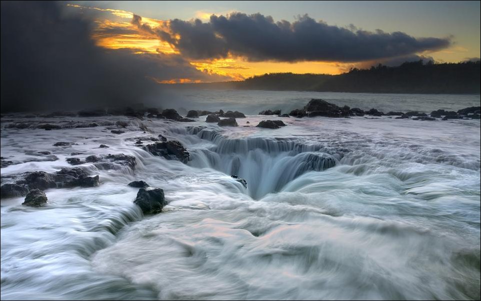 Вода уходит вниз