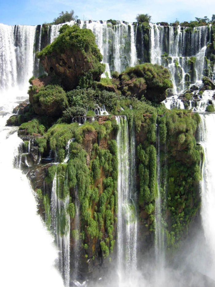 Водопад красивый