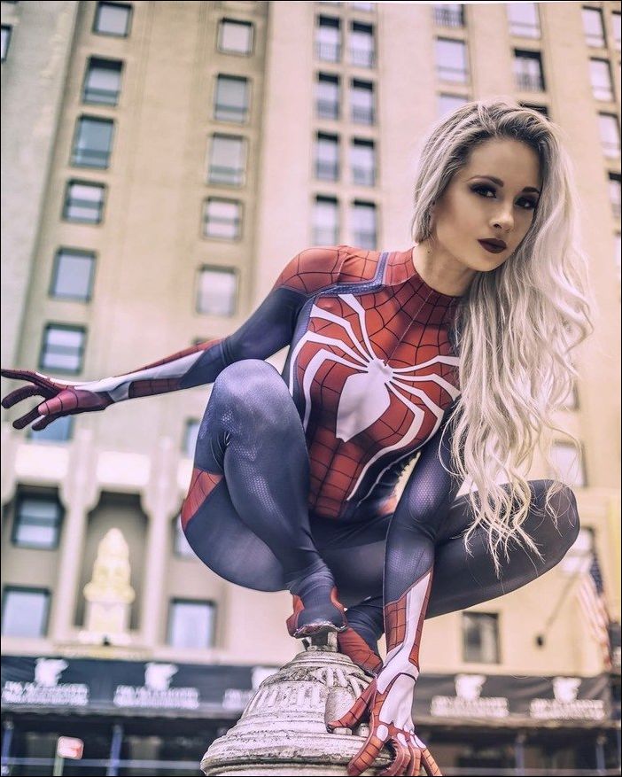 Человек паук spiderwoman